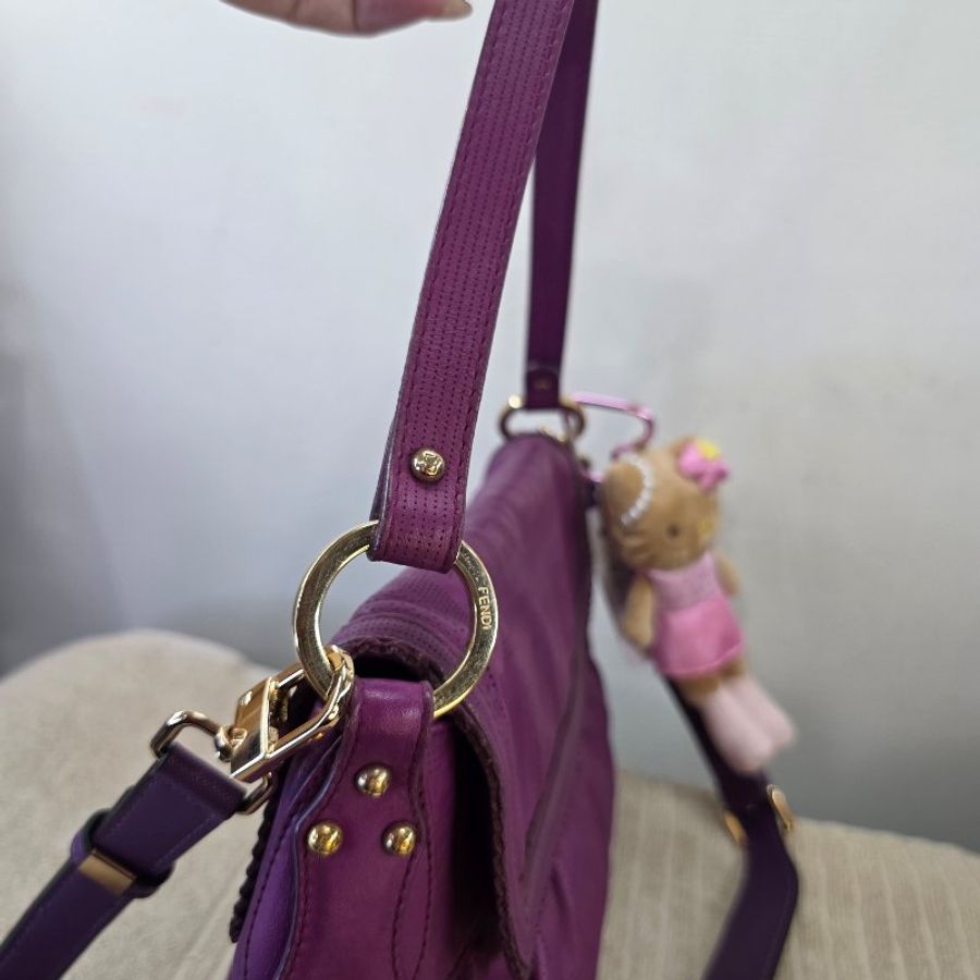 FENDI 紫羅蘭 FF 緹花肩背廚師包|越看越有韻味的一顆經典包-45