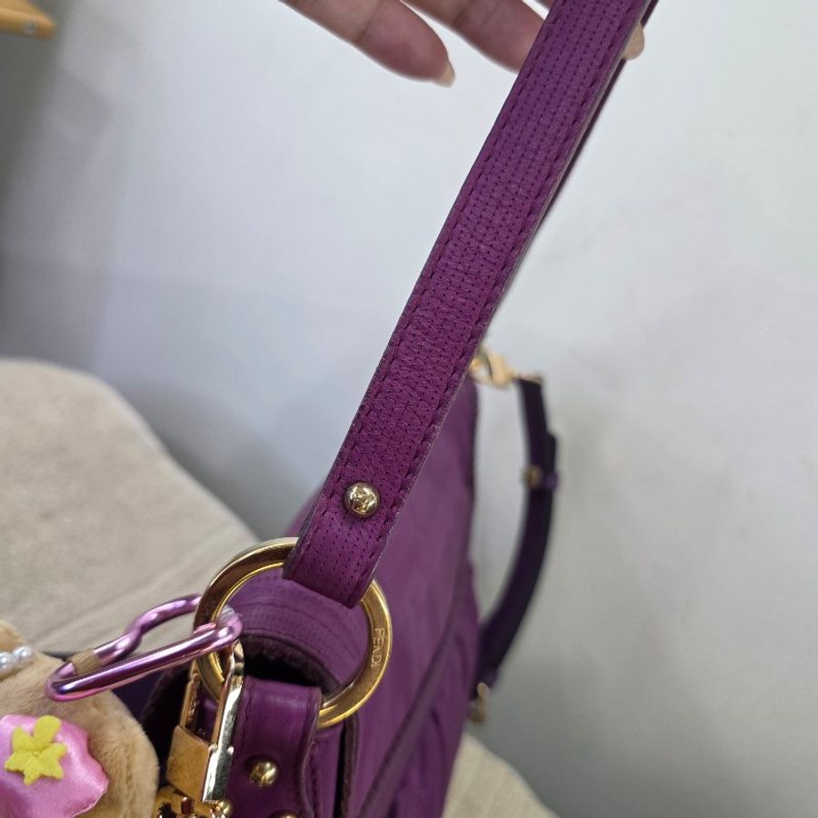 FENDI 紫羅蘭 FF 緹花肩背廚師包|越看越有韻味的一顆經典包-48