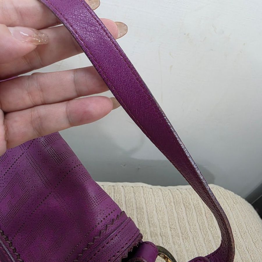 FENDI 紫羅蘭 FF 緹花肩背廚師包|越看越有韻味的一顆經典包-52