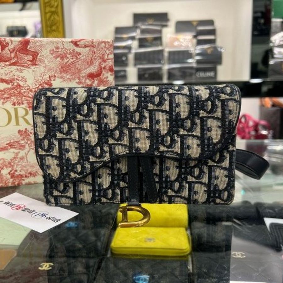 東區正精品㊣DIOR 藍色老花帆布金釦金鍊釦式翻蓋馬鞍胸口包腰包 RZ6519-0
