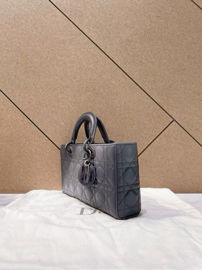 【威選精品】🩶 Dior 橫版漸變灰藍黛妃 Lady Dior-10