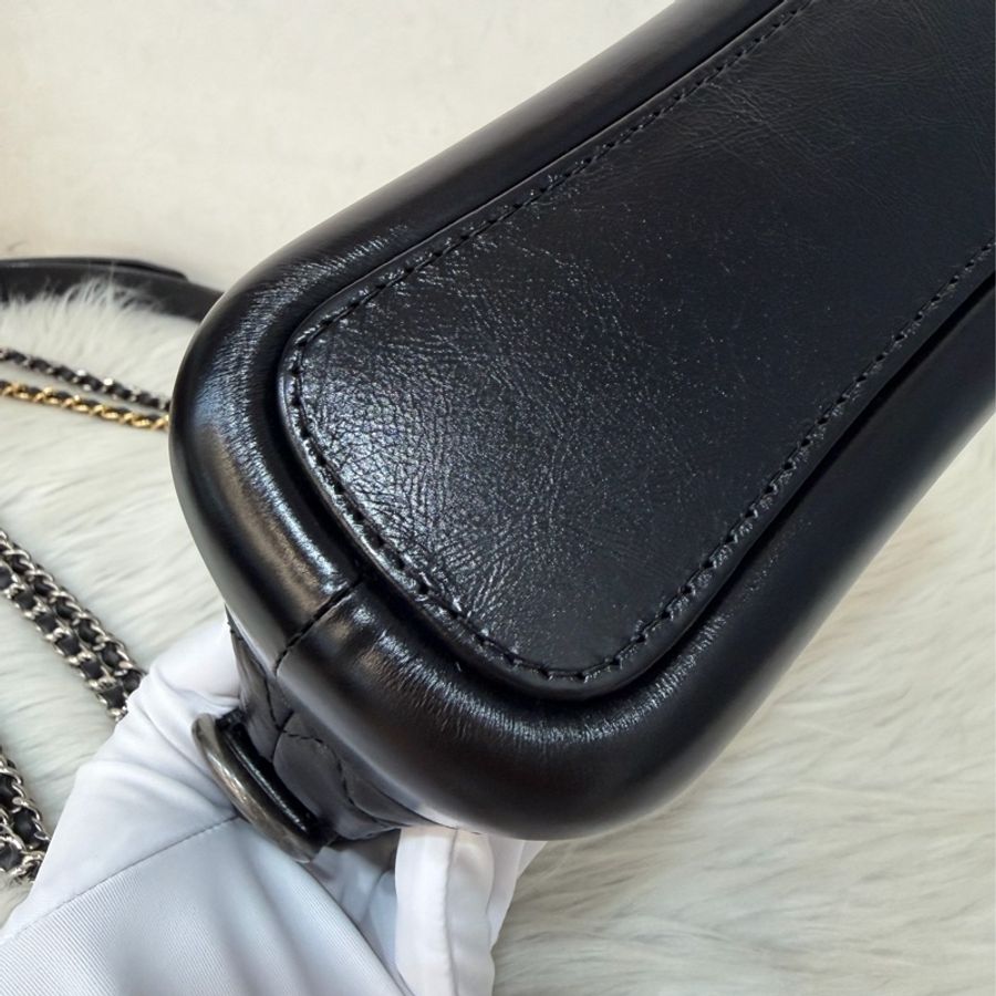 CHANEL A91810 gabrielle HOBO 20公分 黑色小號流浪包 斜背包 斜挎包-7