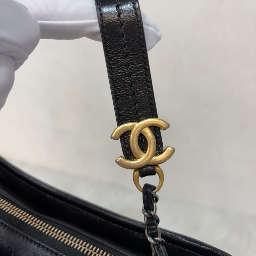 CHANEL A91810 gabrielle HOBO 20公分 黑色小號流浪包 斜背包 斜挎包-23