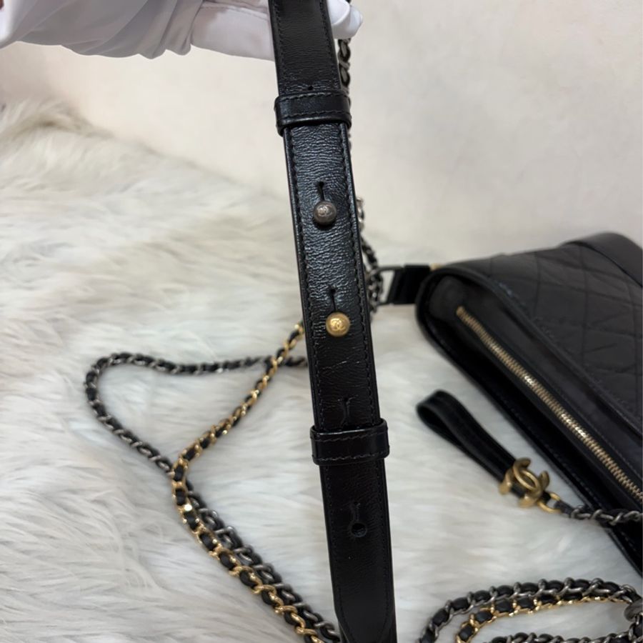 CHANEL A91810 gabrielle HOBO 20公分 黑色小號流浪包 斜背包 斜挎包-42