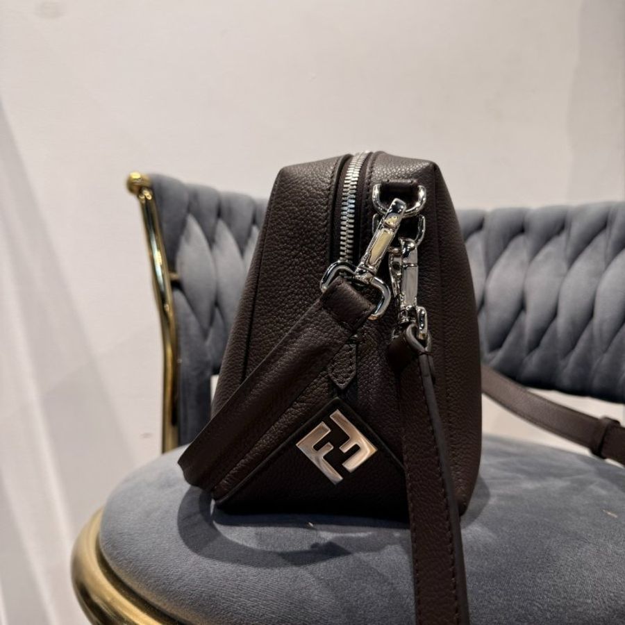 Fendi Lui 巧克力棕中型皮革斜背包 僅購買2個月!-6