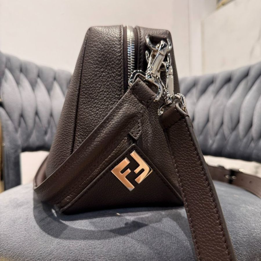Fendi Lui 巧克力棕中型皮革斜背包 僅購買2個月!-4