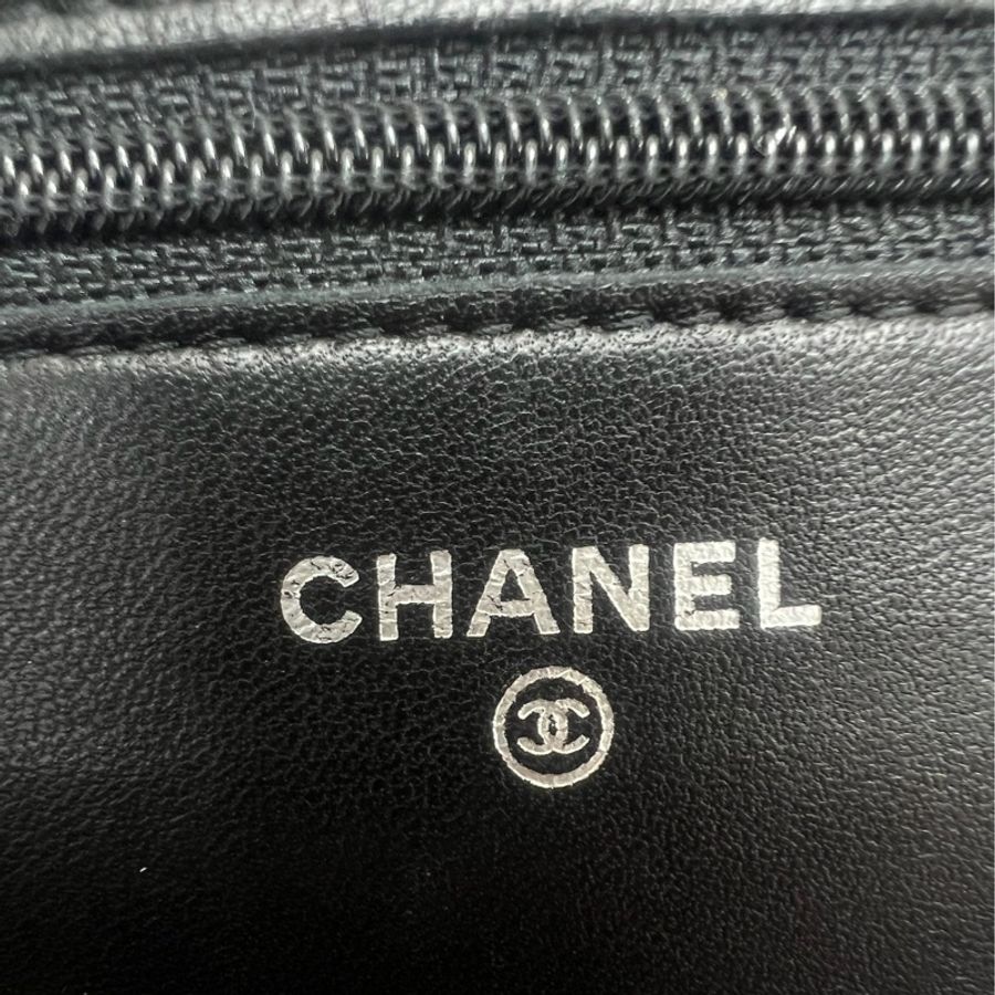 Chanel woc 黑銀長夾鏈條包-14