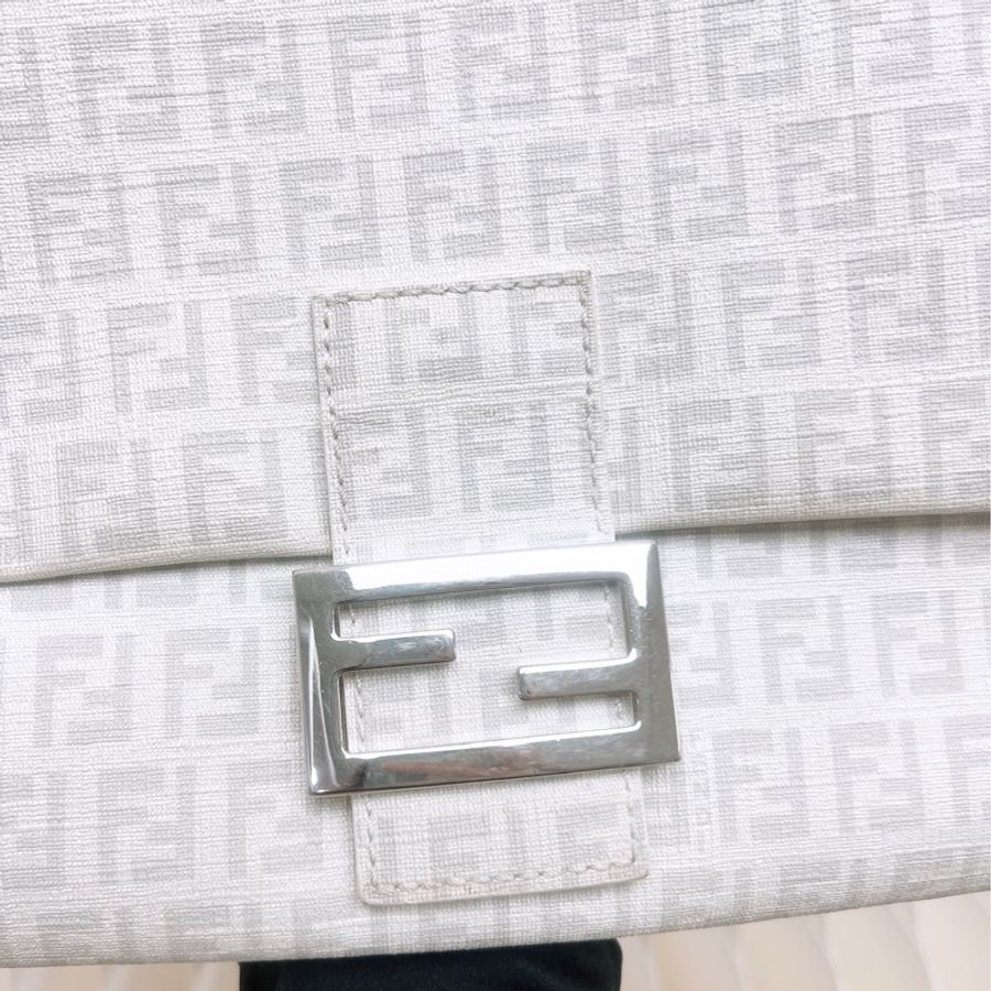 Fendi baugette zucchino 白色老花法棍/鏈條肩背包-10