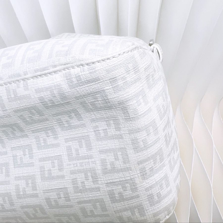 Fendi baugette zucchino 白色老花法棍/鏈條肩背包-12