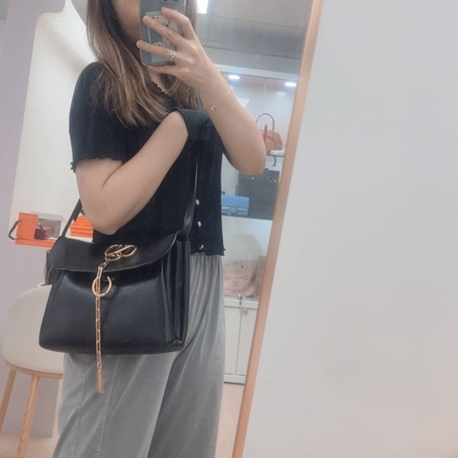 Valentino vchain 黑色斜挎包-9