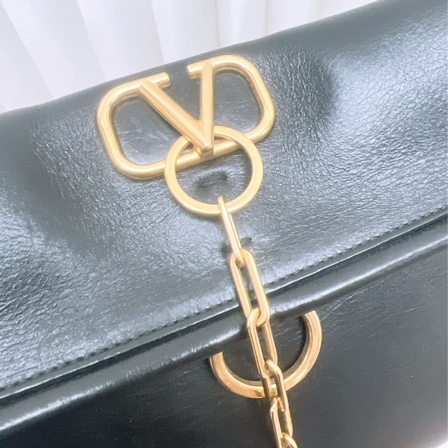 Valentino vchain 黑色斜挎包-10