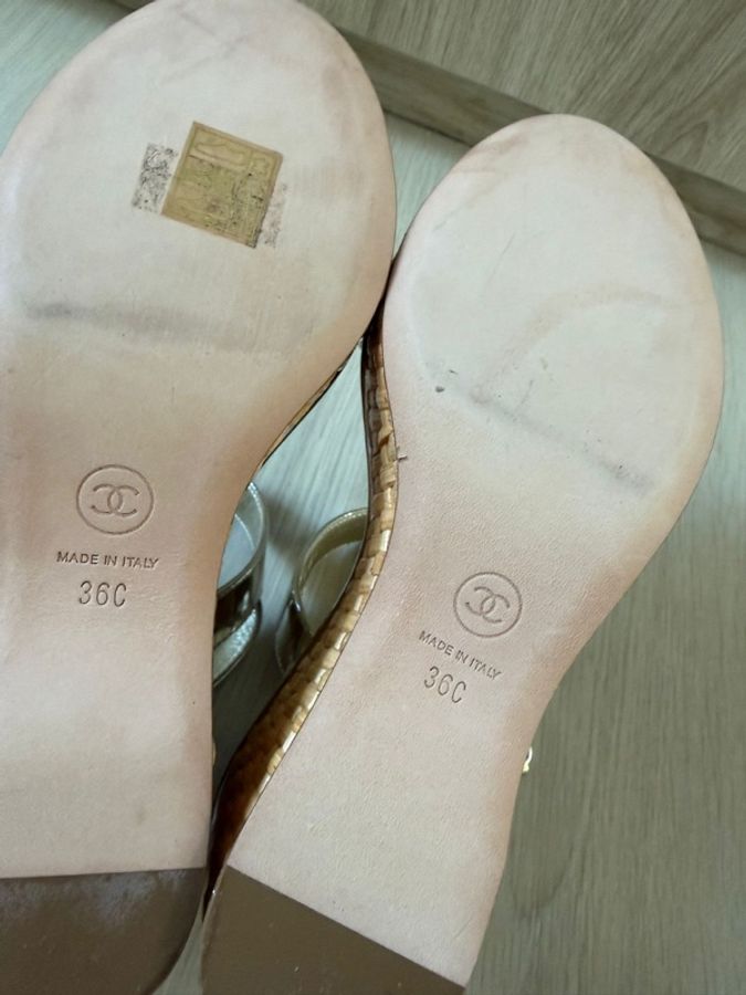 Chanel 金色漆皮草底高踭涼鞋-18