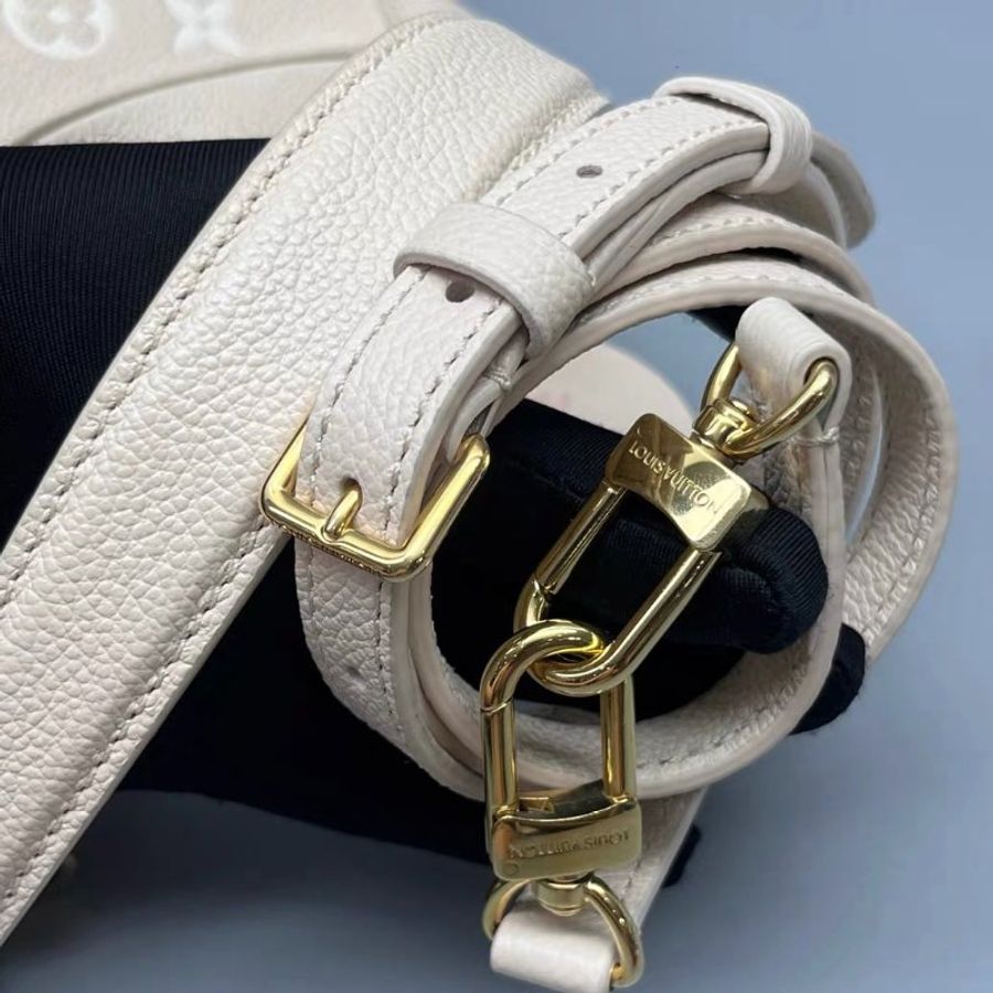 LV 拼色壓花Bagatelle牛角包 24*17 98新配件塵袋-9