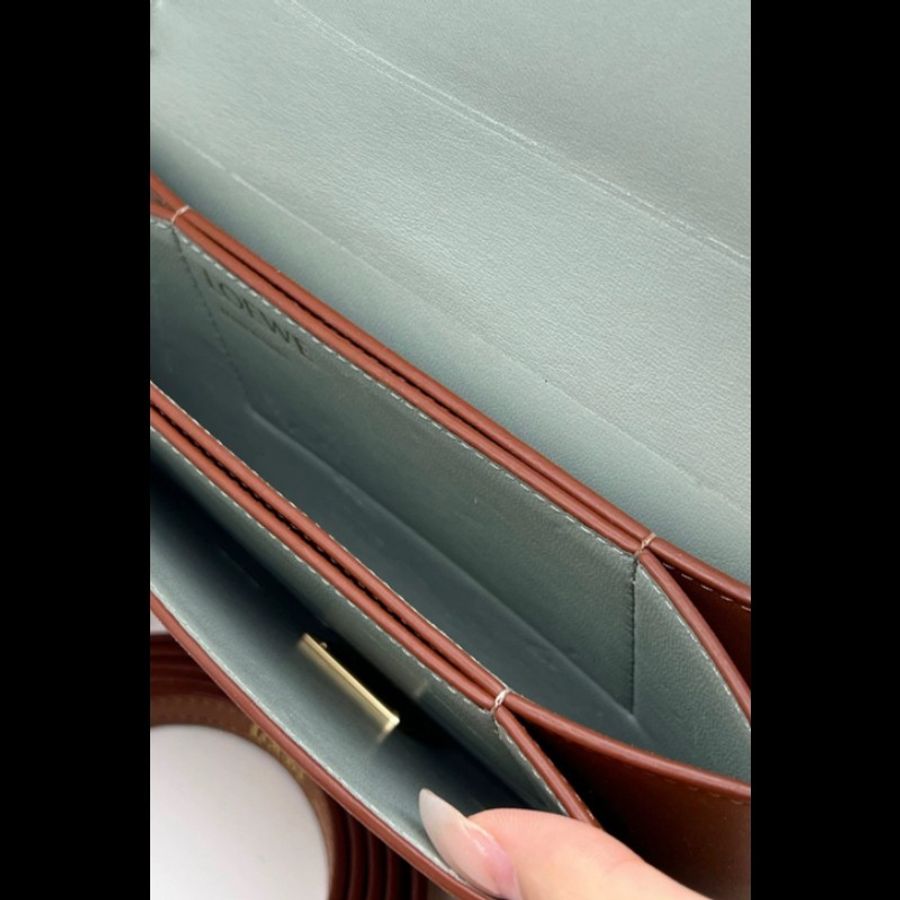 羅意威/Loewe gaya包 豆腐包 手提包斜挎包 棕色 經典logo 棕色牛皮材質 金色金屬扣裝飾-5