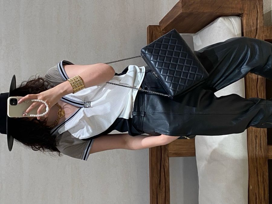 Chanel 04年运动方标系列黑灰白拼色网面连帽短袖上衣-13