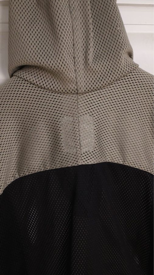 Chanel 04年运动方标系列黑灰白拼色网面连帽短袖上衣-17