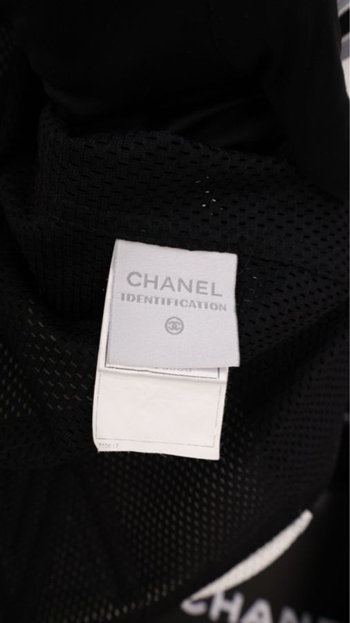 Chanel 04年运动方标系列黑灰白拼色网面连帽短袖上衣-21