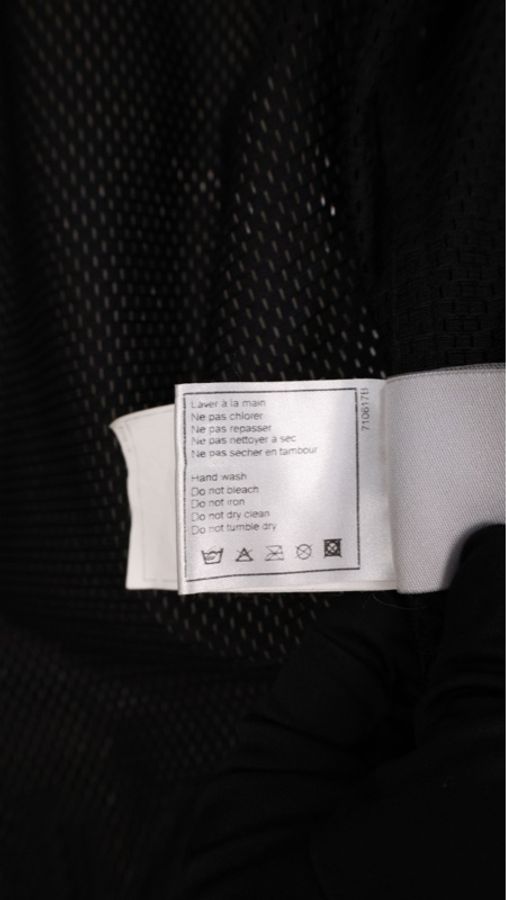 Chanel 04年运动方标系列黑灰白拼色网面连帽短袖上衣-24