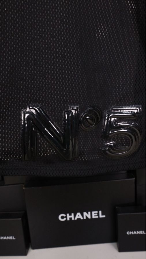 Chanel 04年运动方标系列黑灰白拼色网面连帽短袖上衣-28