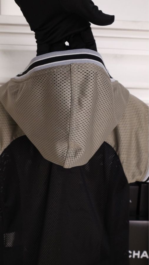 Chanel 04年运动方标系列黑灰白拼色网面连帽短袖上衣-29