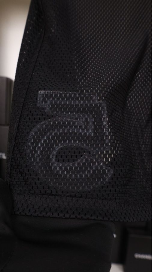 Chanel 04年运动方标系列黑灰白拼色网面连帽短袖上衣-34