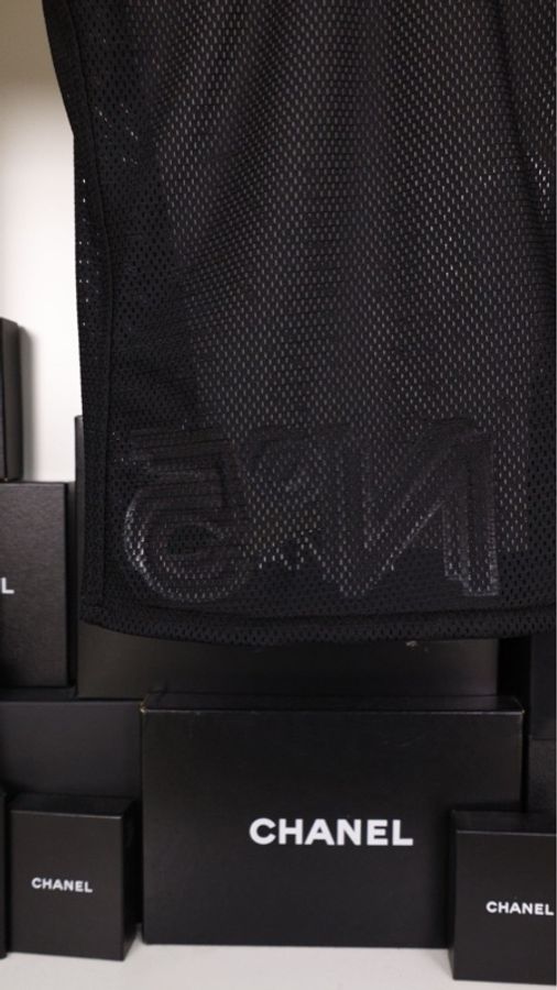 Chanel 04年运动方标系列黑灰白拼色网面连帽短袖上衣-50