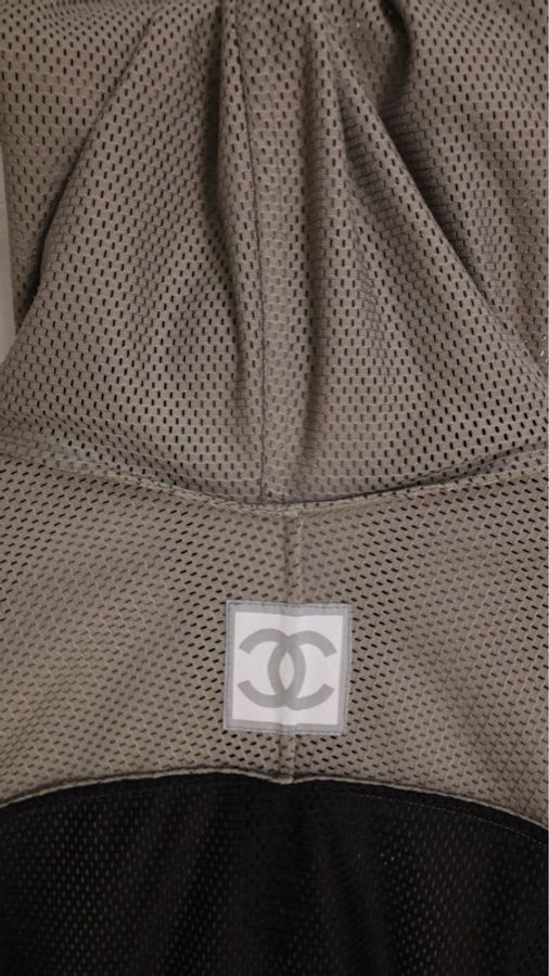 Chanel 04年运动方标系列黑灰白拼色网面连帽短袖上衣-59