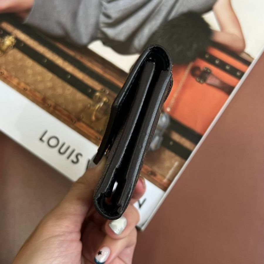 ::LOIUS VUITTON:: LV M80725 Zoé 雙色花紋短夾三摺錢包-6