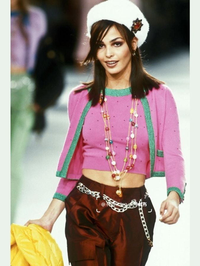 Chanel 96年秀款蓝粉羊绒拼色亮片两口袋针织开衫外套-1