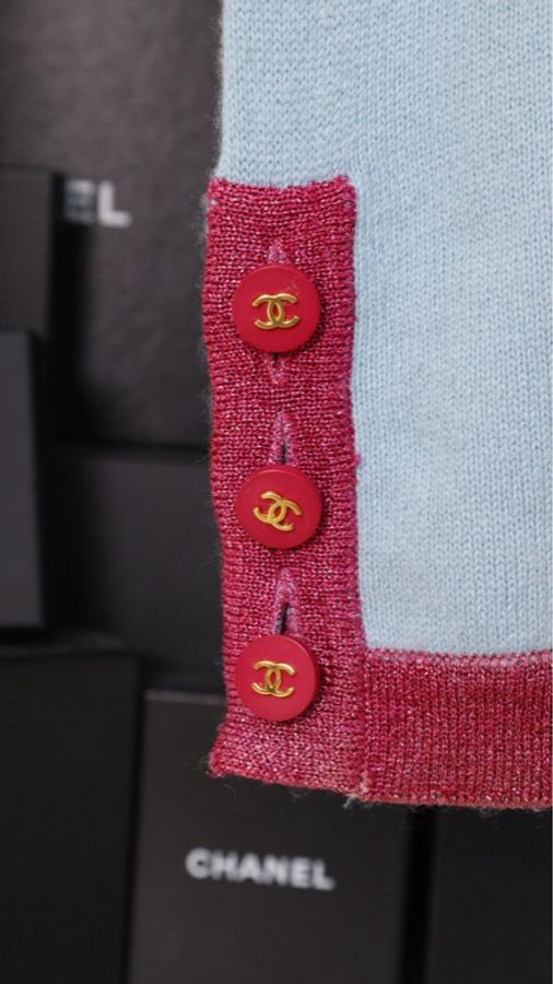 Chanel 96年秀款蓝粉羊绒拼色亮片两口袋针织开衫外套-46