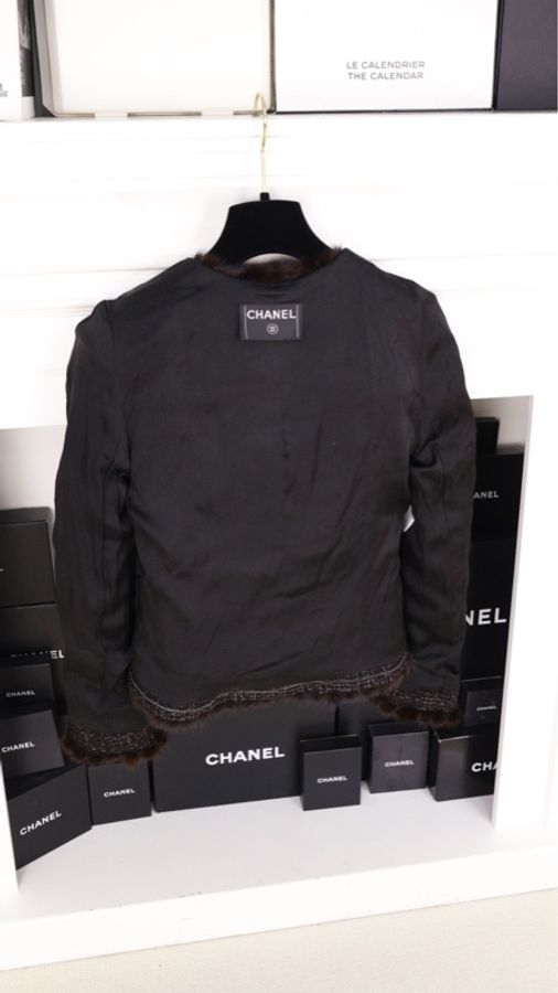 Chanel 03年棕色毛毛滚边条纹外套-4