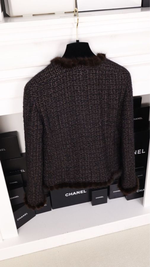 Chanel 03年棕色毛毛滚边条纹外套-10