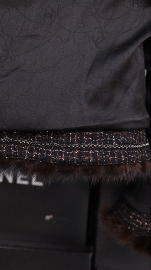 Chanel 03年棕色毛毛滚边条纹外套-38