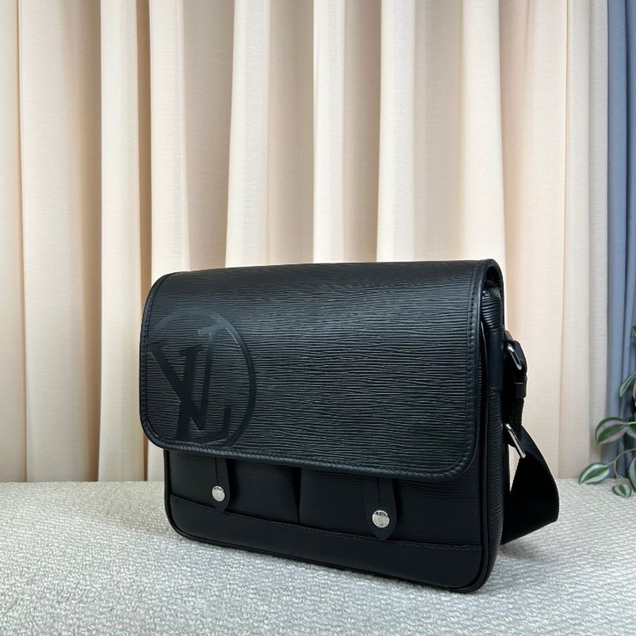 Louis Vuitton 牛皮黑色水紋大Logo公事包 銀色五金-4