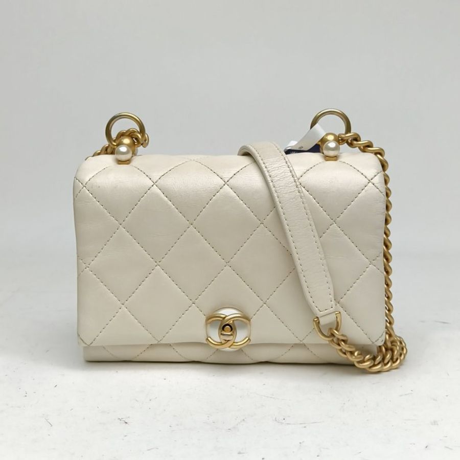 CHANEL 白色牛皮28開金扣珍珠方胖子鏈條包肩背包-0