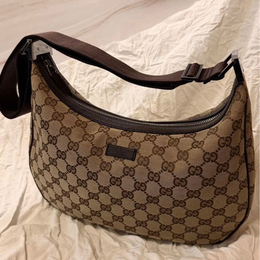 Gucci 經典GG Canvas 滿版老花半月包-6