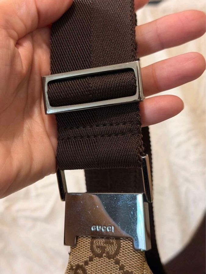 Gucci 經典GG Canvas 滿版老花半月包-14