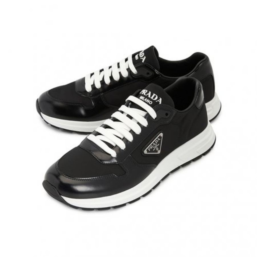 Prada Prax 01 Re Nylon 男款黑色皮革球鞋 運動鞋 UK8碼-0