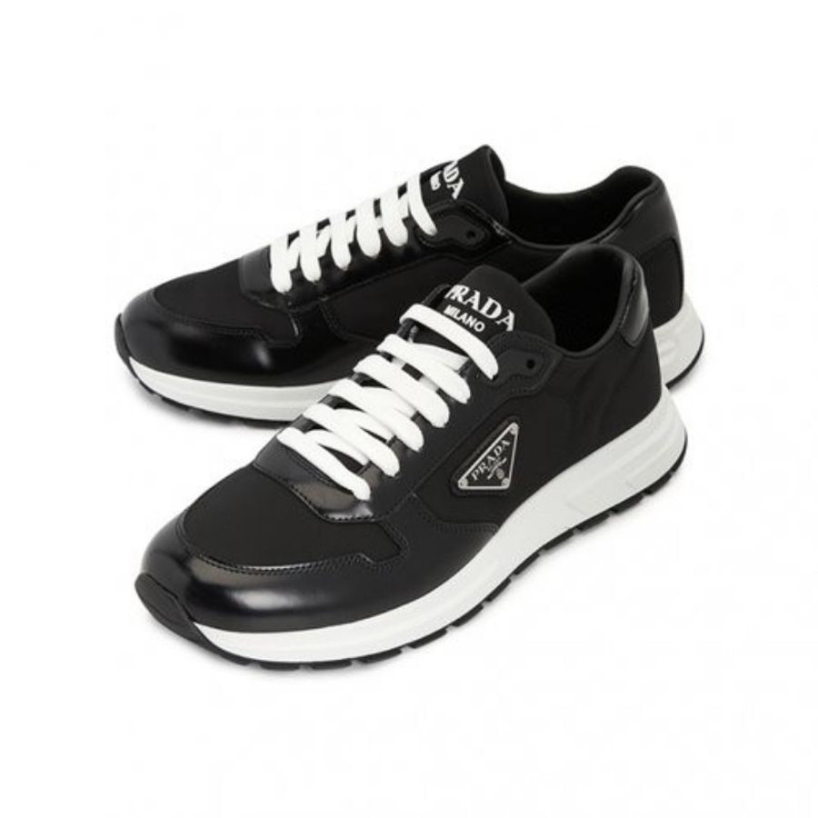 Prada Prax 01 Re Nylon 男款黑色皮革球鞋 運動鞋 UK9碼-1