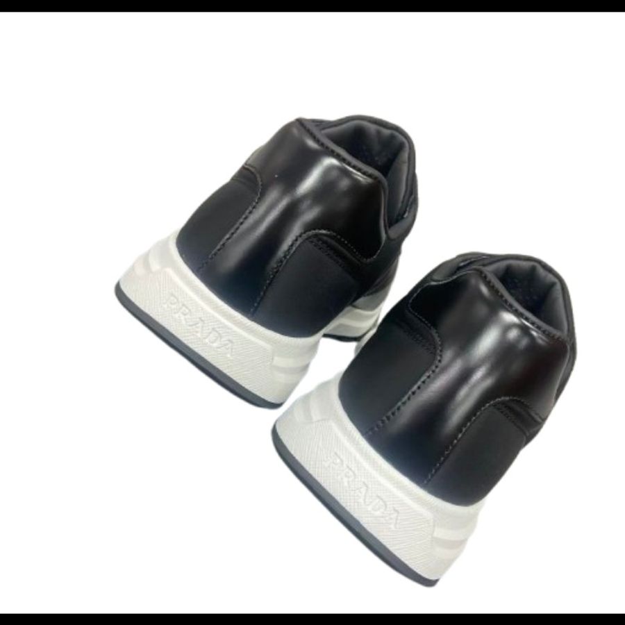 Prada Prax 01 Re Nylon 男款黑色皮革球鞋 運動鞋 UK9碼-2