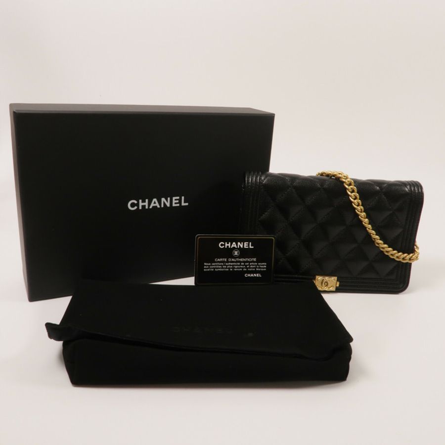CHANEL 牛皮皮革Boy Wallet On Chain鏈帶肩背袋-10