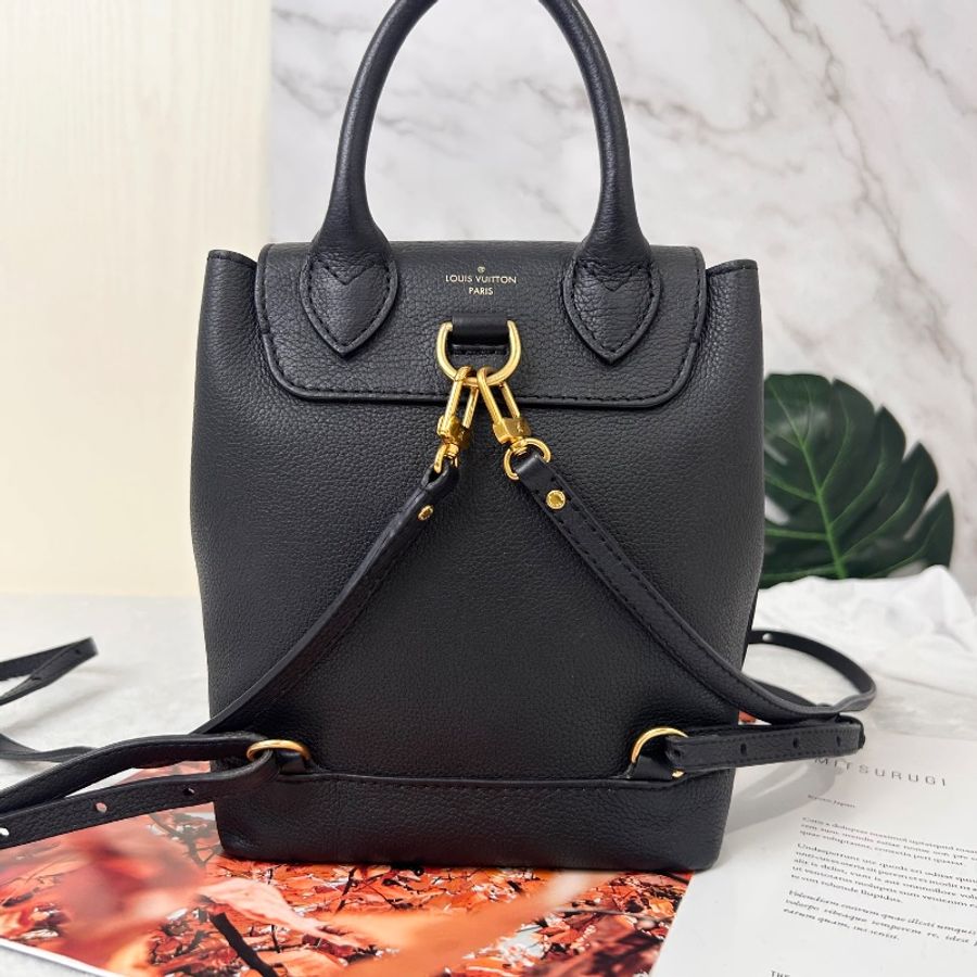 LV Lockmem迷你粒紋皮後背包 M54573-8