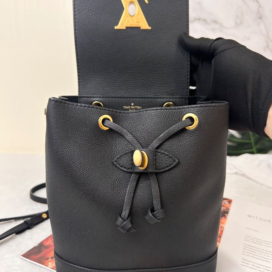 LV Lockmem迷你粒紋皮後背包 M54573-21