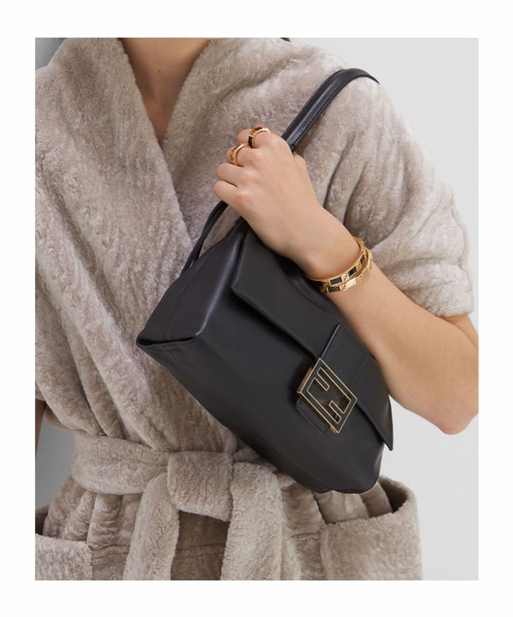 Fendi 女士 Mamma Baguette 中號單肩包均碼碼中號、26.5cm*8.5cm*18cm-4
