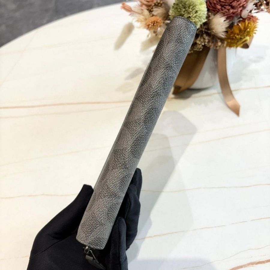 COACH 灰色老花烙印拉鍊長夾-3
