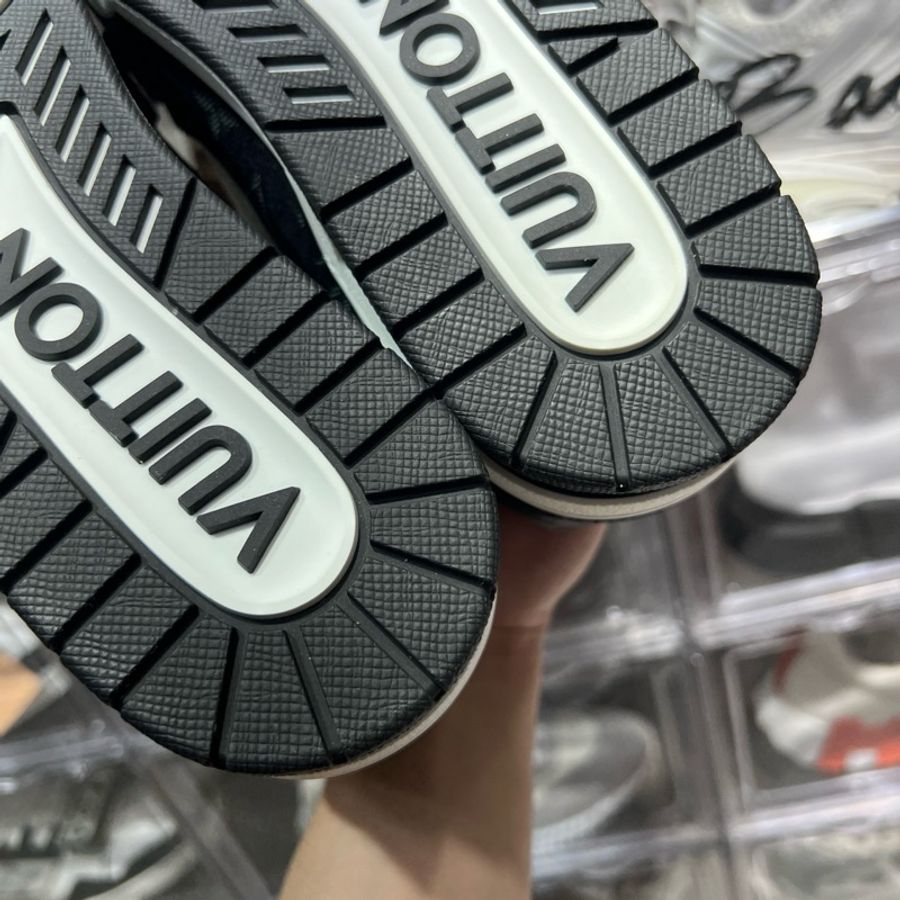 Lv trainer 黑牛仔Eu41-6