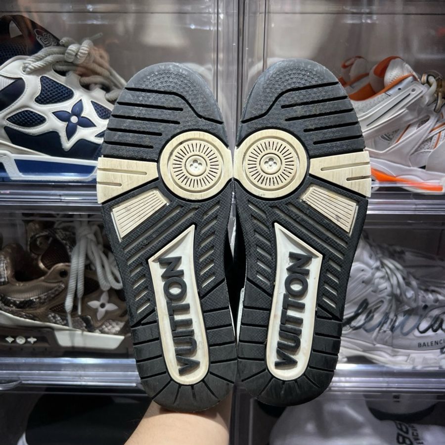 Lv trainer 黑牛仔Eu38-5
