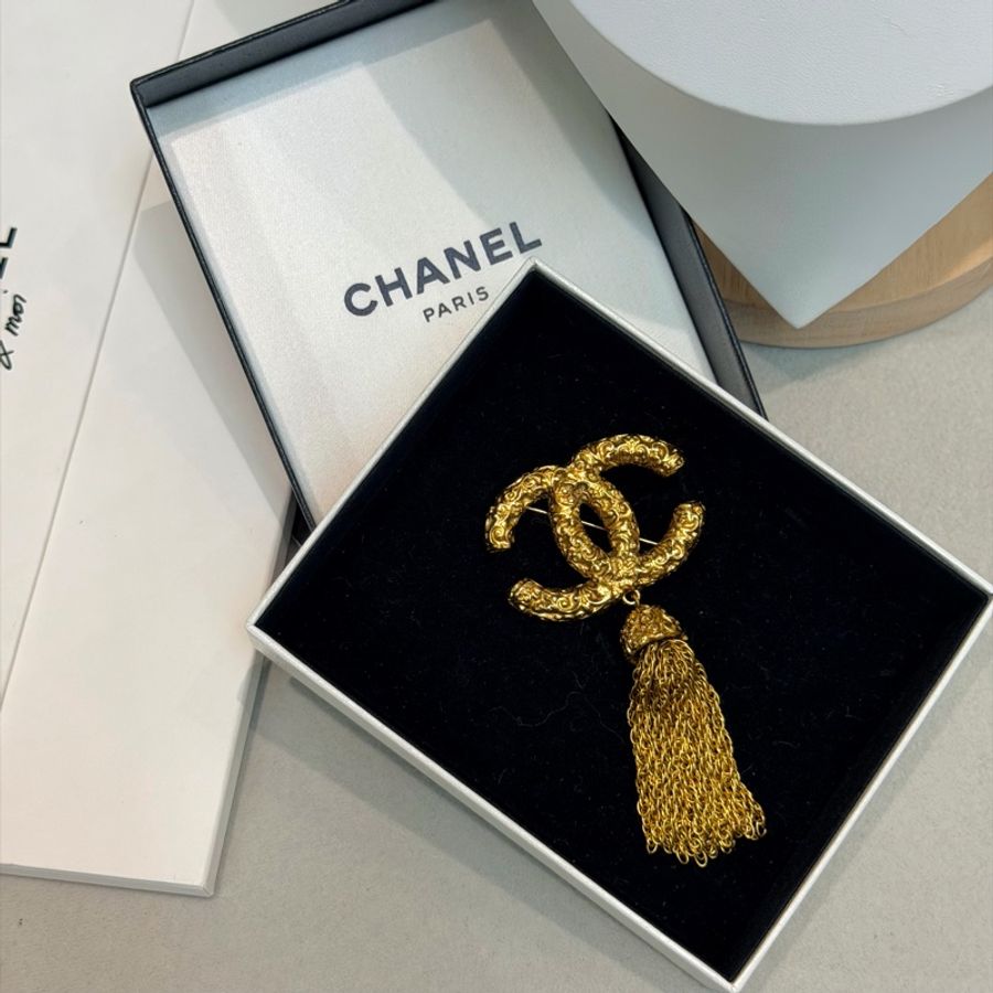 CHANEL 復古熔岩流蘇胸針 IA544-0