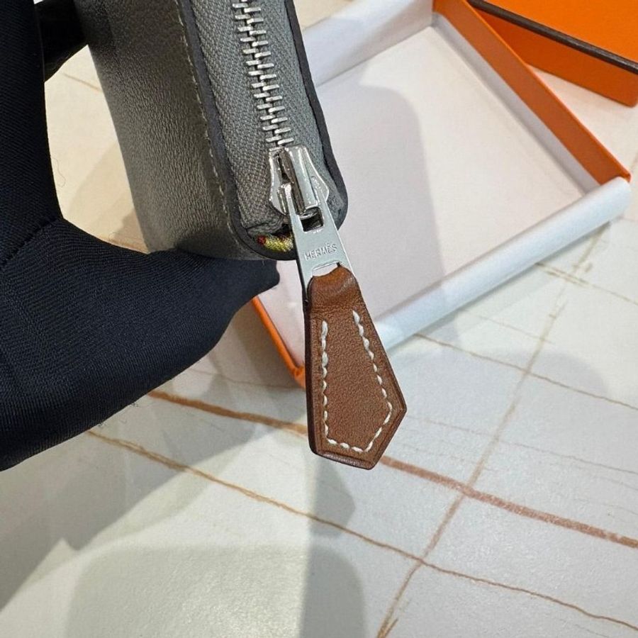 HERMÈS 絲巾短夾大象灰 W刻-3