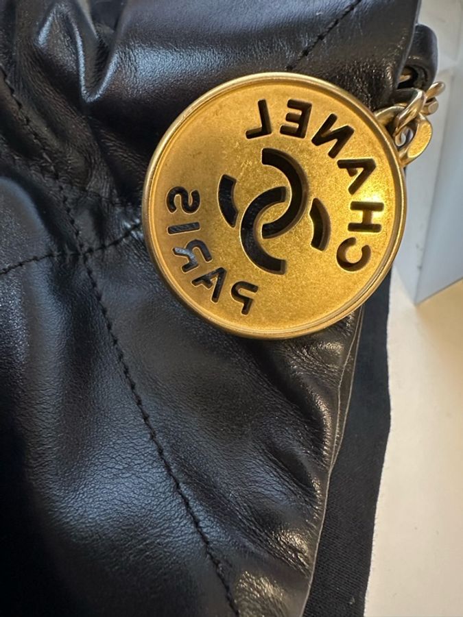 香奈兒 22 Handbag 22 Bag Medium 中號黑色金釦-22